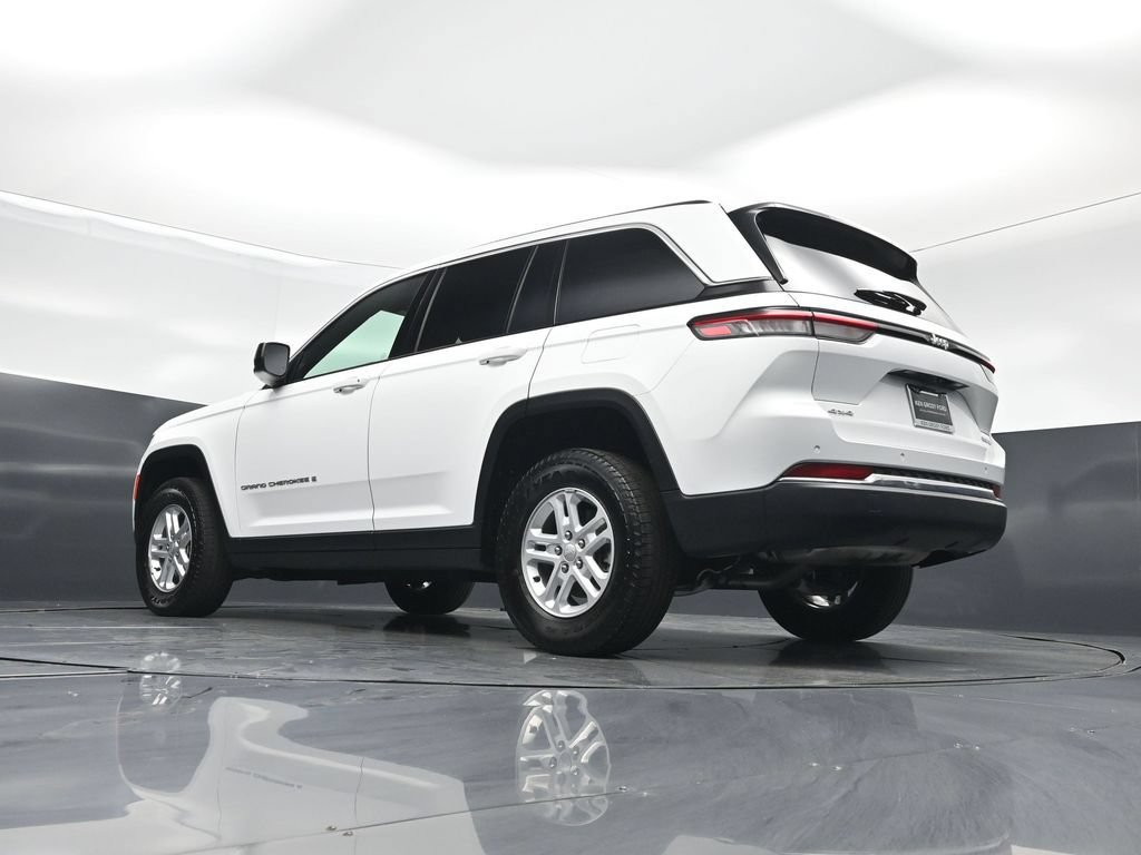 Used 2025 Jeep Grand Cherokee Laredo w/ Luxury Tech Group I AWD/4WD image 47