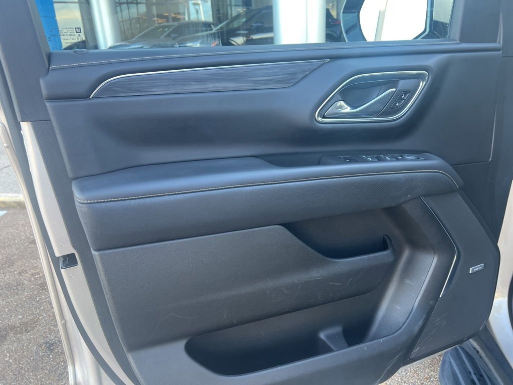 Used 2023 GMC Yukon SLT image 35