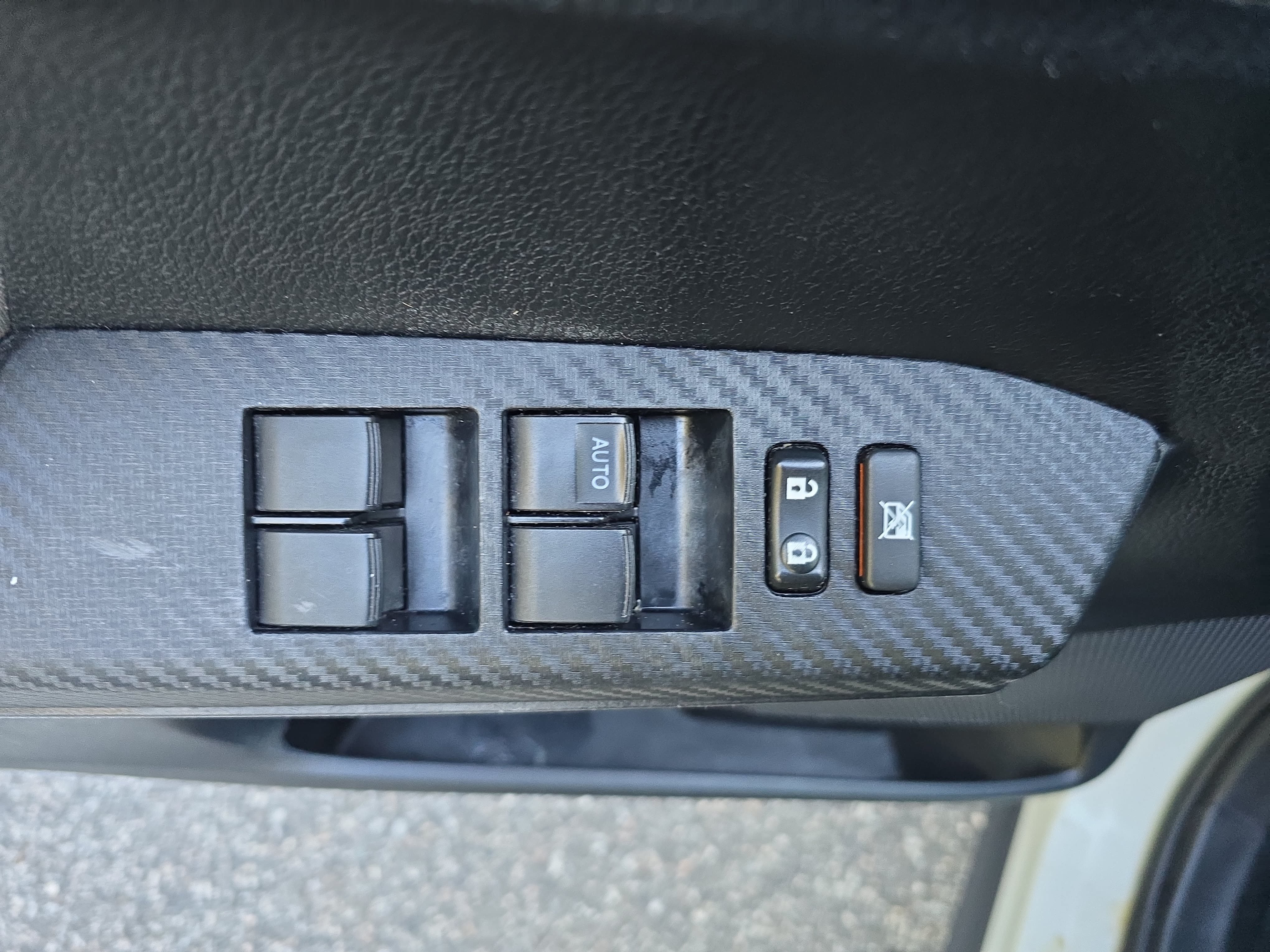 Used 2013 Toyota RAV4 LE FWD image 25