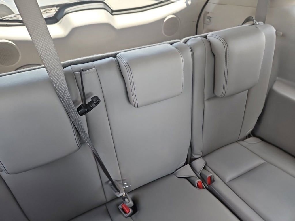 Used 2018 Toyota Highlander Limited Platinum AWD/4WD image 8