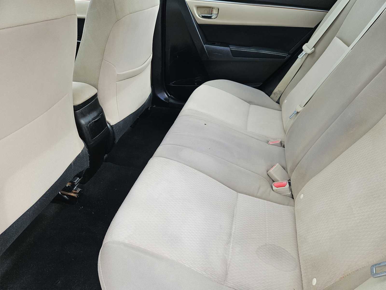 Used 2014 Toyota Corolla LE image 28