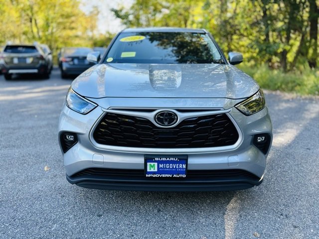 Used 2024 Toyota Highlander LE image 2