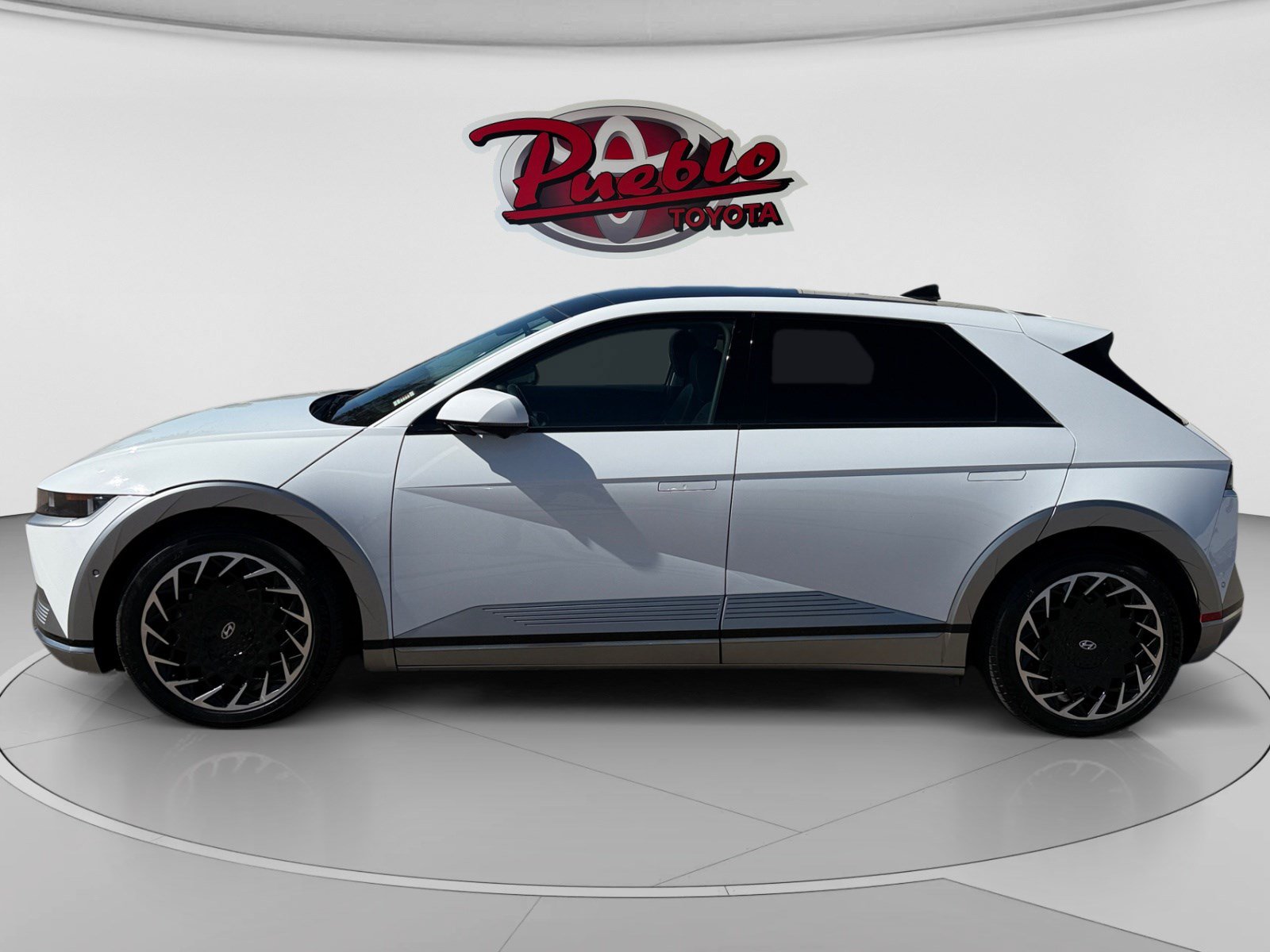Used 2024 Hyundai Ioniq 5 Limited AWD/4WD image 2