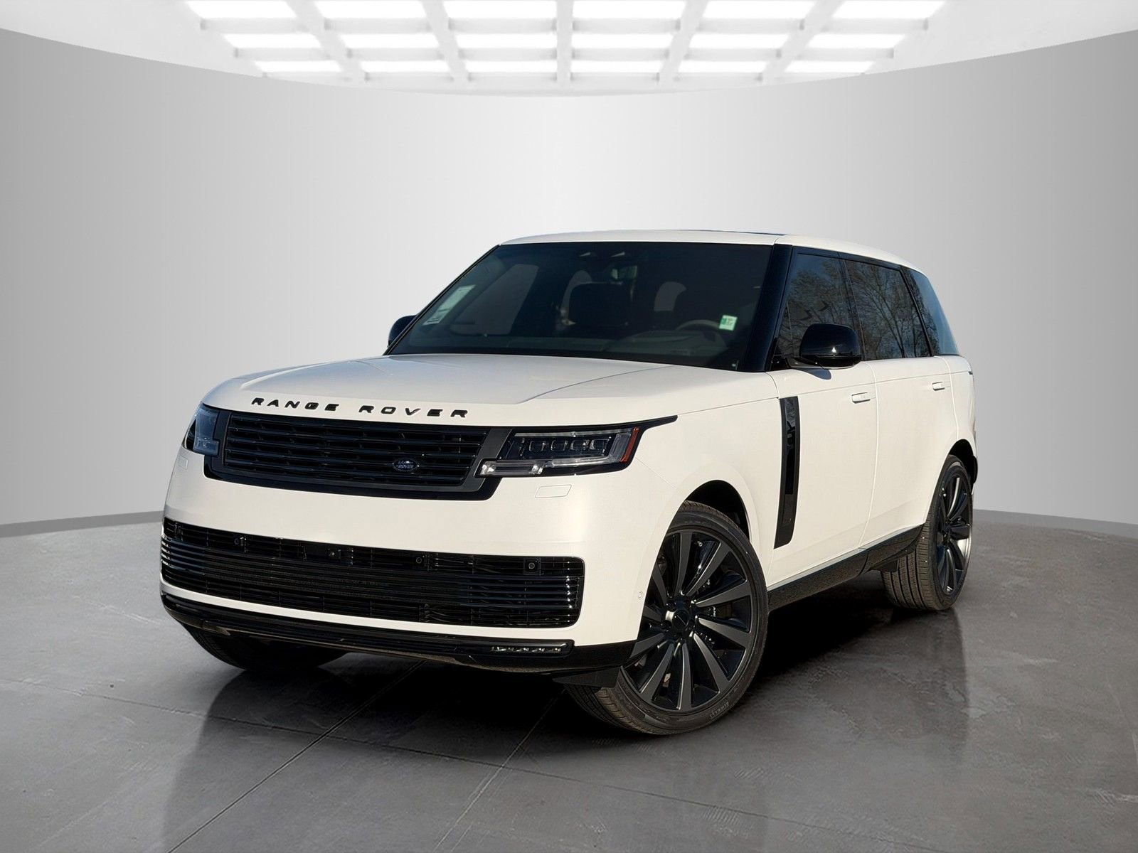 New 2026 Land Rover Range Rover SV image 1