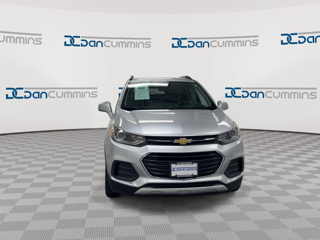 Used 2018 Chevrolet Trax LT w/ LT Convenience Package FWD image 3