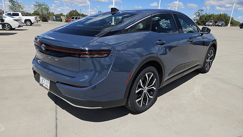 Used 2025 Toyota Crown AWD/4WD image 5