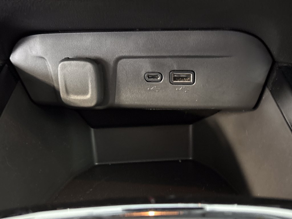 Used 2025 Chevrolet Trax LT w/ Driver Confidence Package FWD image 56