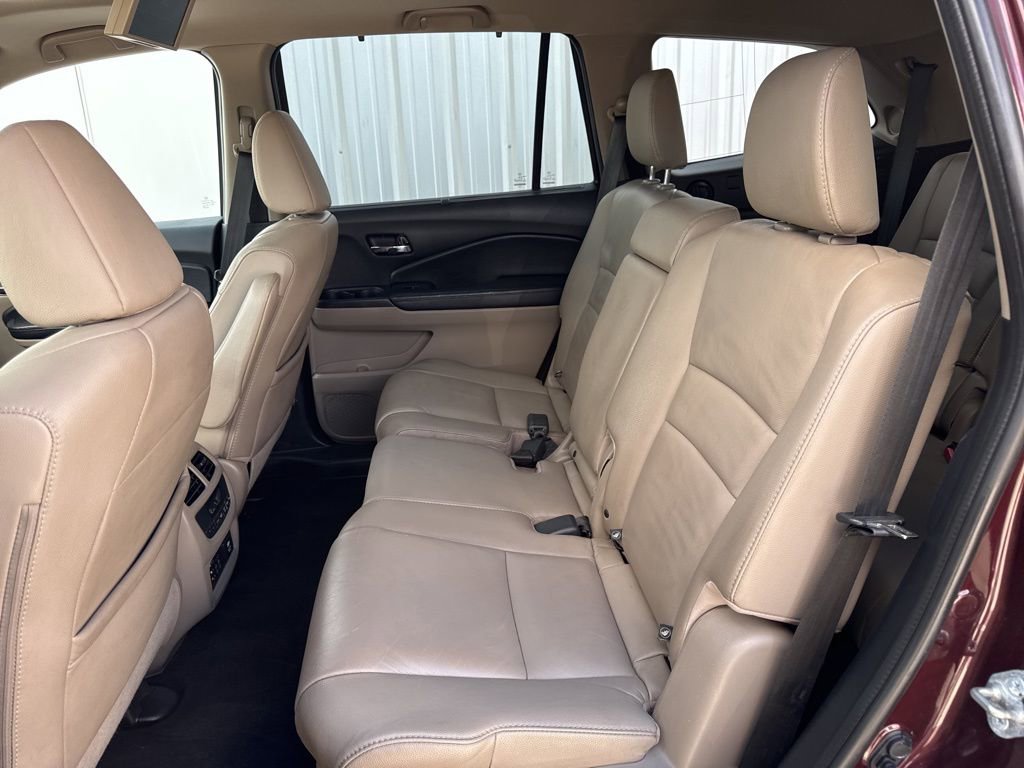 Used 2017 Honda Pilot Touring image 32