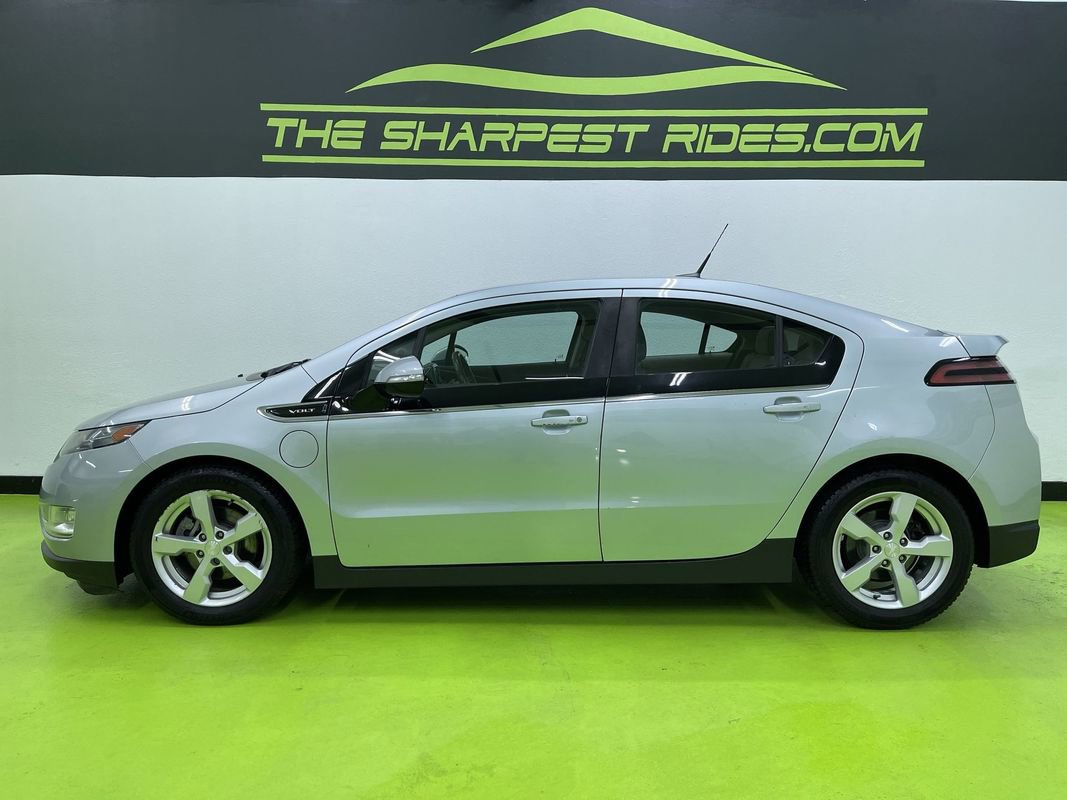 Used 2013 Chevrolet Volt w/ Enhanced Safety Package 2 image 6