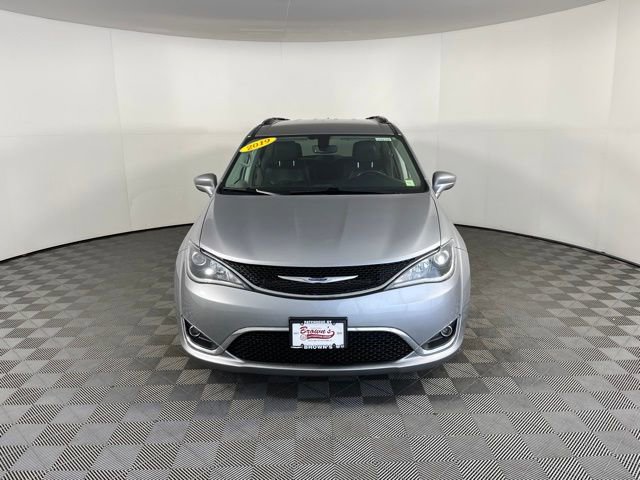 Used 2019 Chrysler Pacifica Touring-L image 2