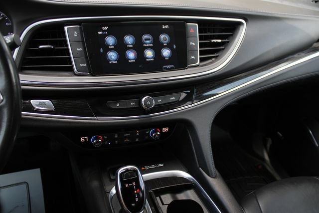 Used 2019 Buick Enclave Avenir w/ Avenir Technology Package AWD/4WD image 18
