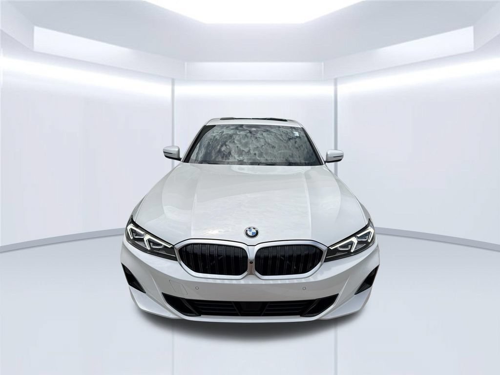 Used 2025 BMW 330i Sedan RWD image 2