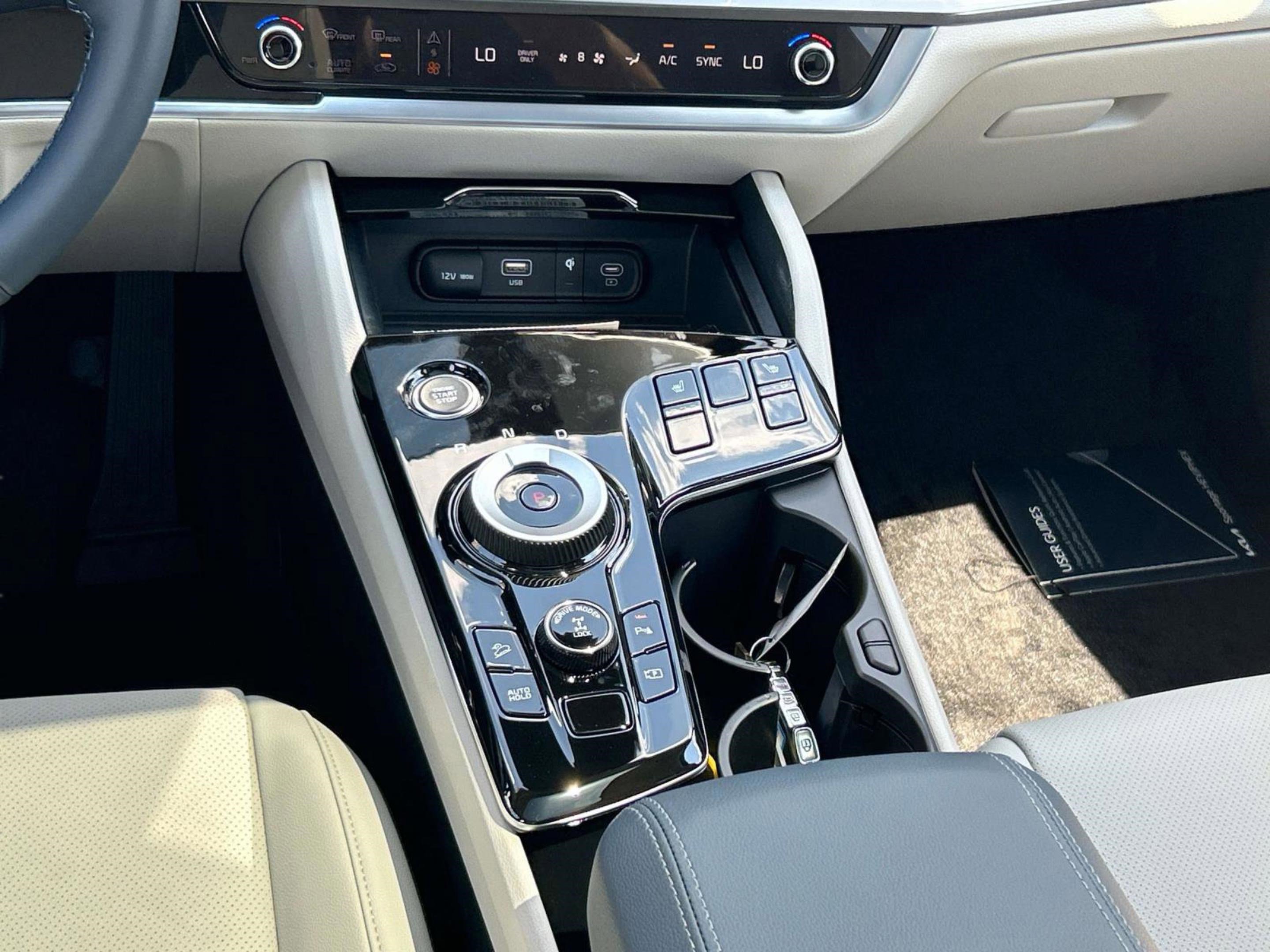 New 2025 Kia Sportage EX w/ EX Premium Package image 17