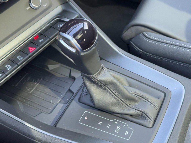 New 2025 Audi Q3 2.0T Premium image 14