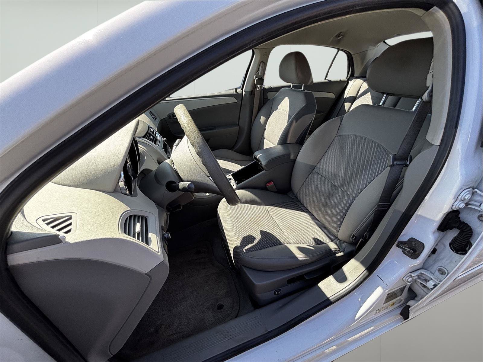 Used 2011 Chevrolet Malibu LS FWD image 14