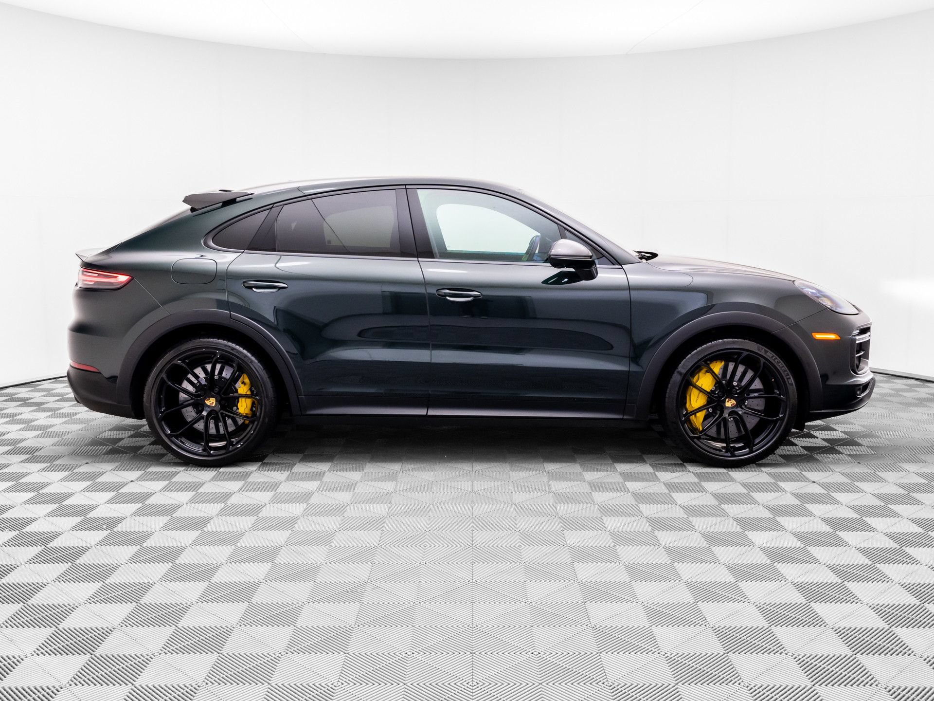 Certified 2022 Porsche Cayenne Turbo GT AWD/4WD image 7