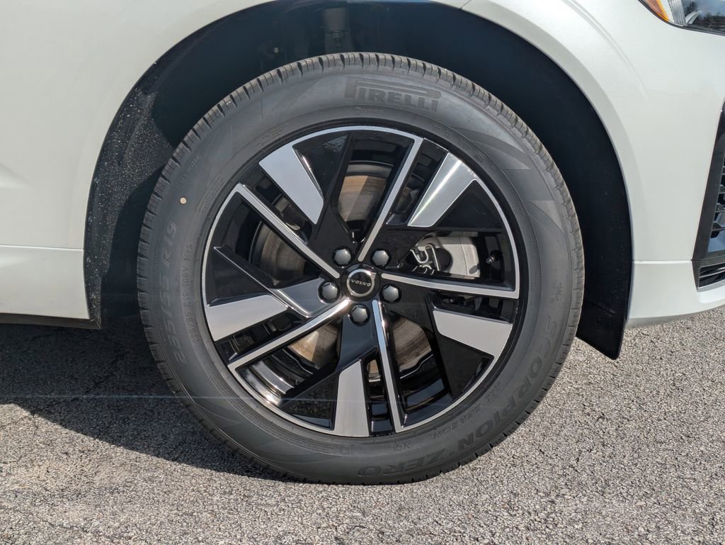 New 2026 Volvo XC60 T8 Core image 11