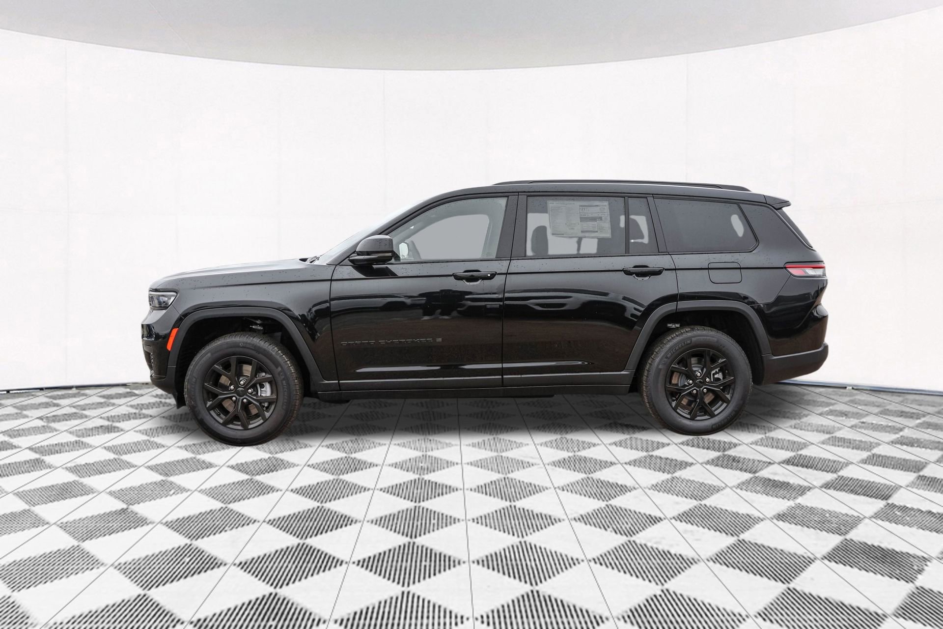 New 2025 Jeep Grand Cherokee L Altitude image 11