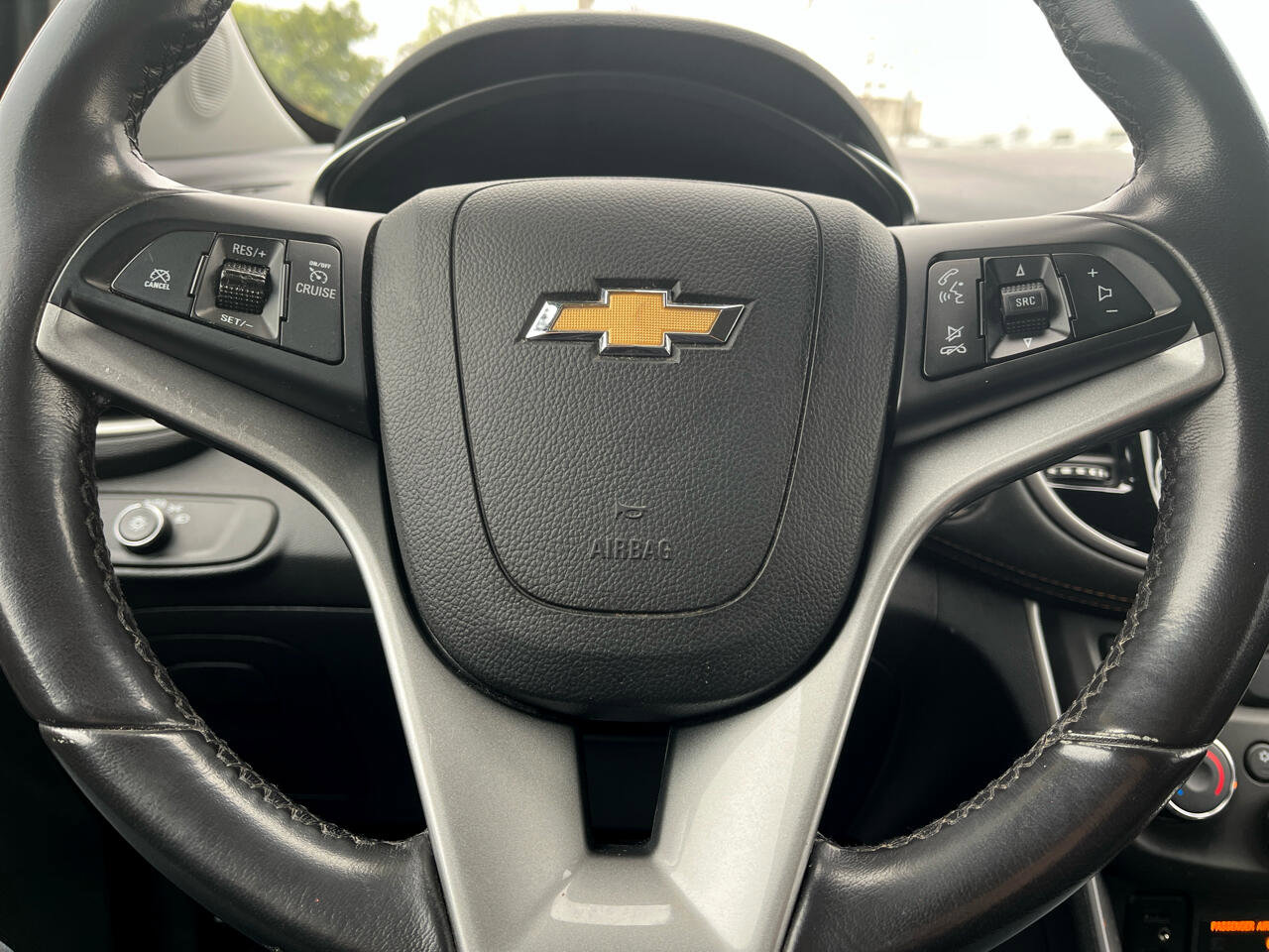 Used 2022 Chevrolet Trax LT w/ Driver Confidence Package image 9
