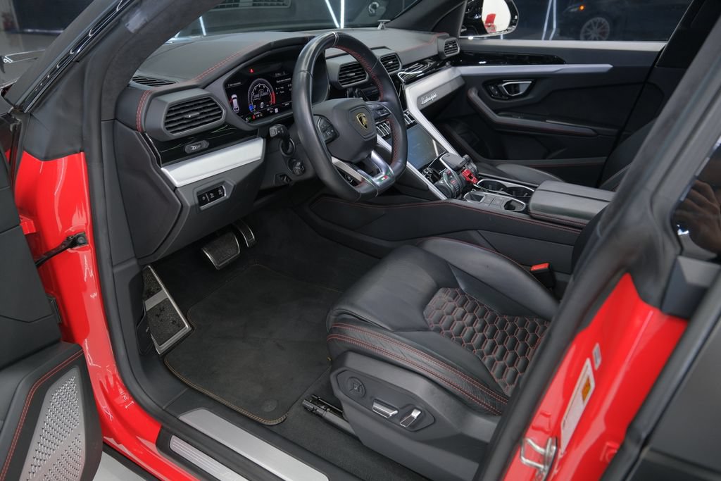 Used 2021 Lamborghini Urus AWD/4WD image 53
