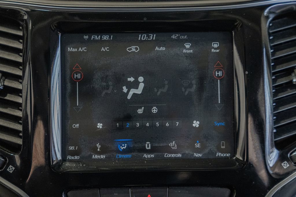 Certified 2019 Jeep Cherokee Limited w/ Trailer Tow Group image 27