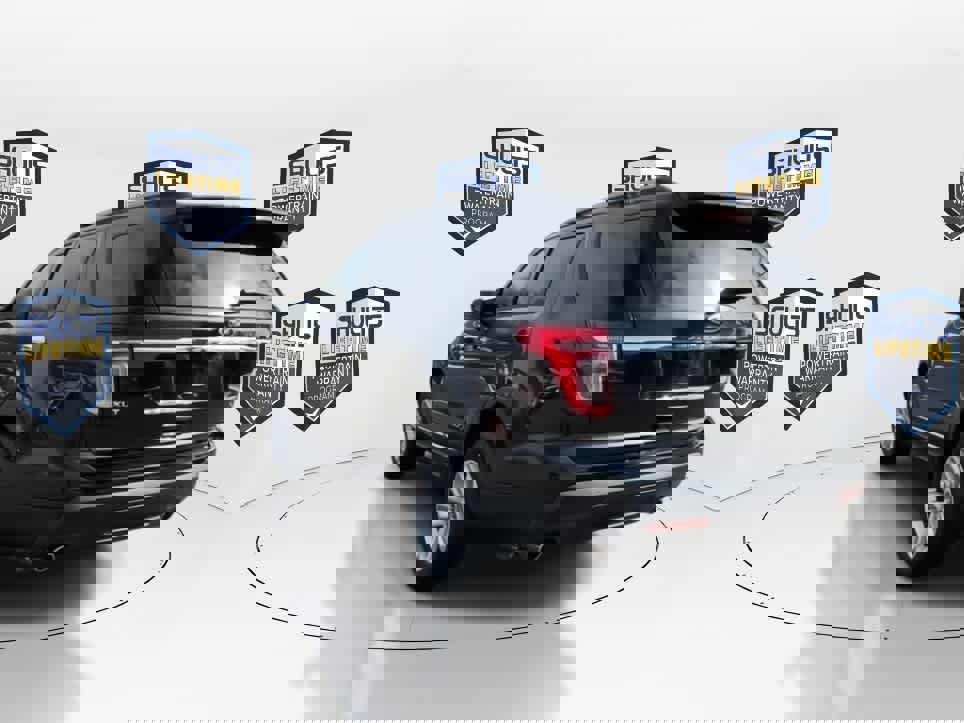 Used 2015 Ford Explorer XLT w/ Equipment Group 202B image 6