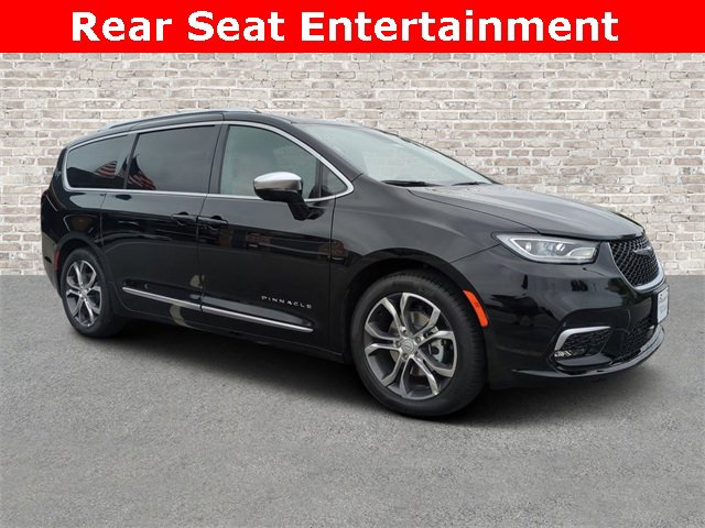 New 2026 Chrysler Pacifica Pinnacle w/ Trailer Tow Group