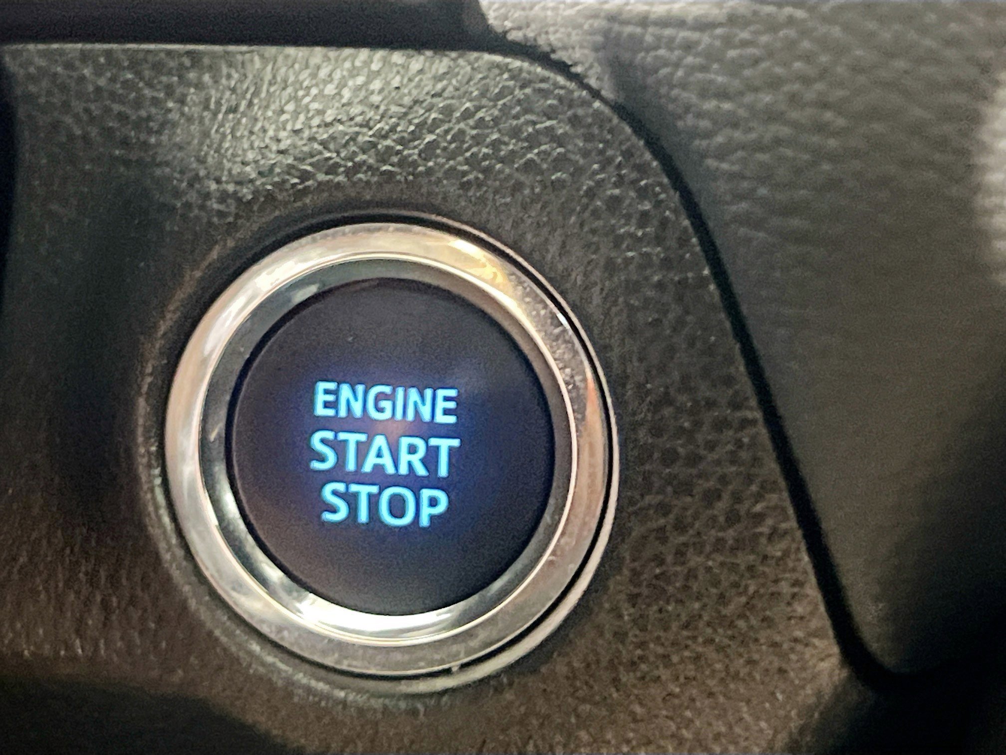 Used 2021 Toyota RAV4 XLE w/ Convenience Package image 24