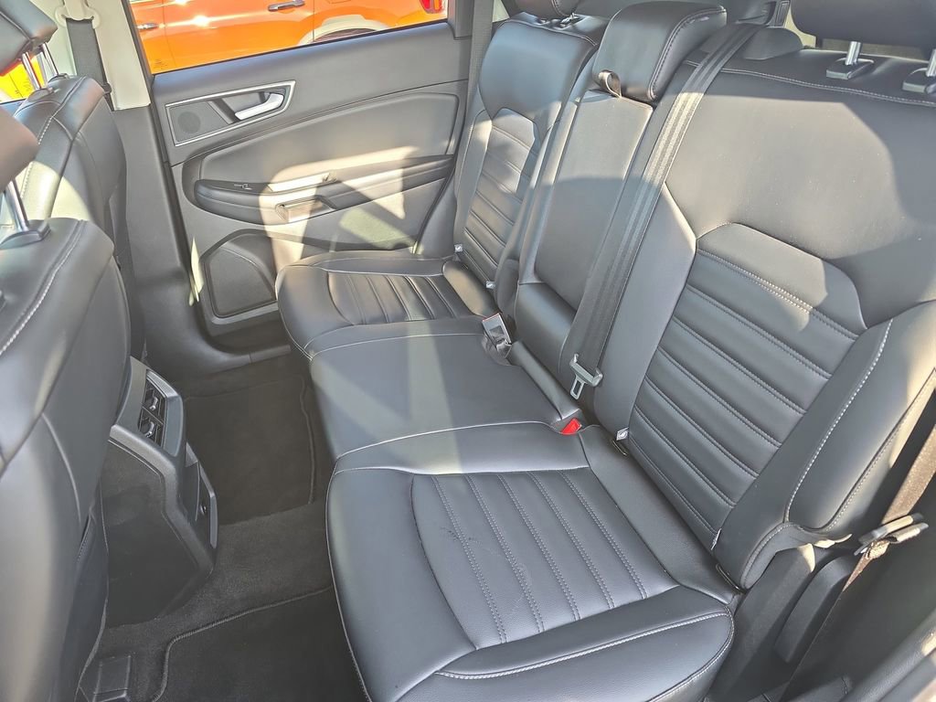 Used 2024 Ford Edge SEL image 13
