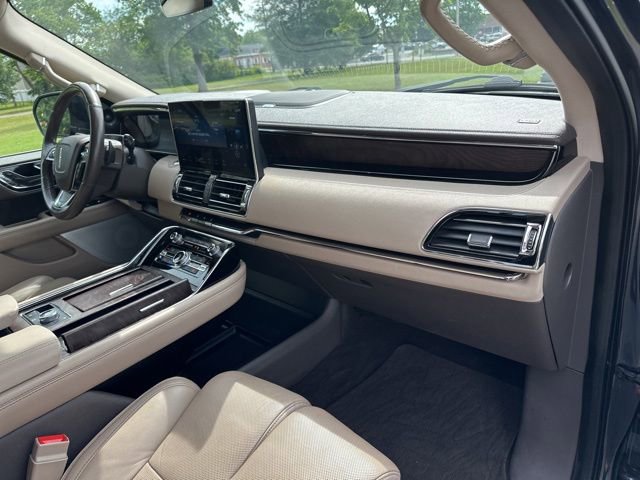 Used 2022 Lincoln Navigator Reserve AWD/4WD image 29