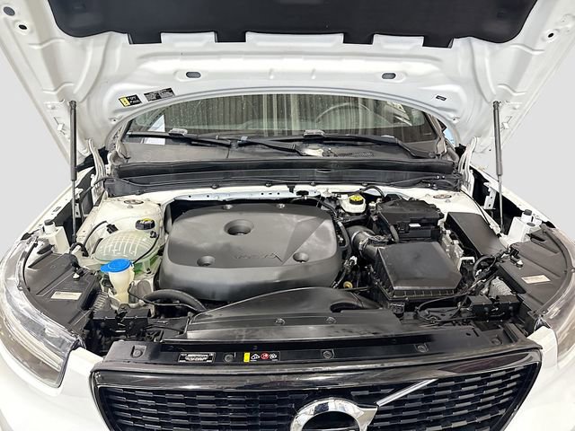 Used 2021 Volvo XC40 T5 R-Design w/ Climate Package image 31