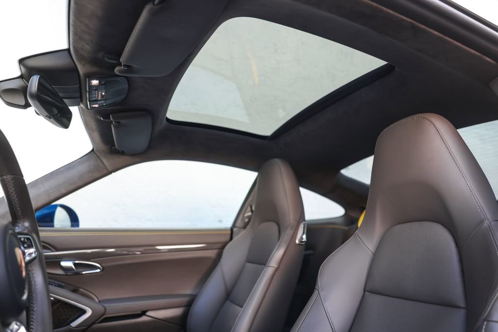 Used 2017 Porsche 911 Turbo S image 31