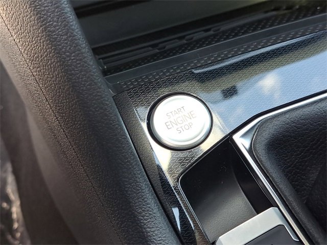 New 2025 Volkswagen Taos SE image 15