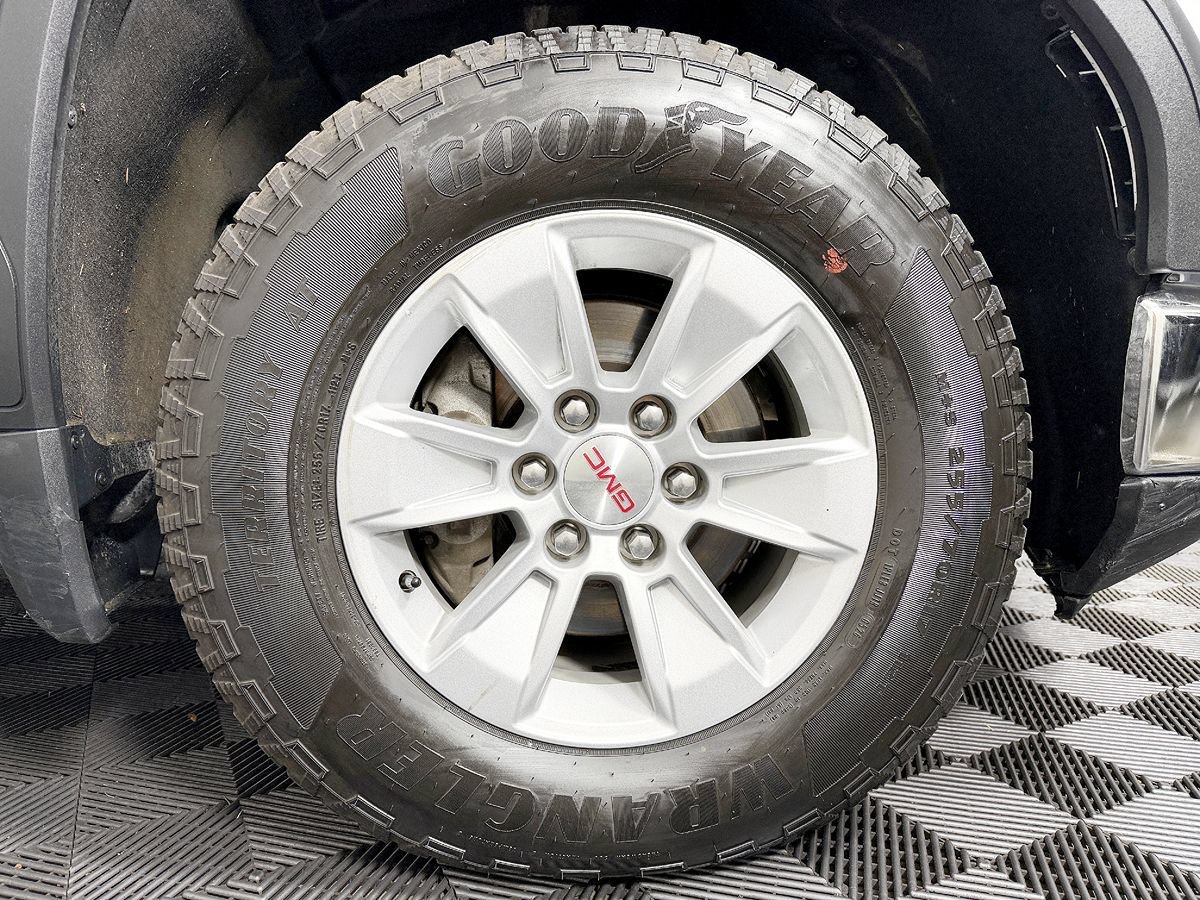 Used 2023 GMC Sierra 1500 SLE AWD/4WD image 29