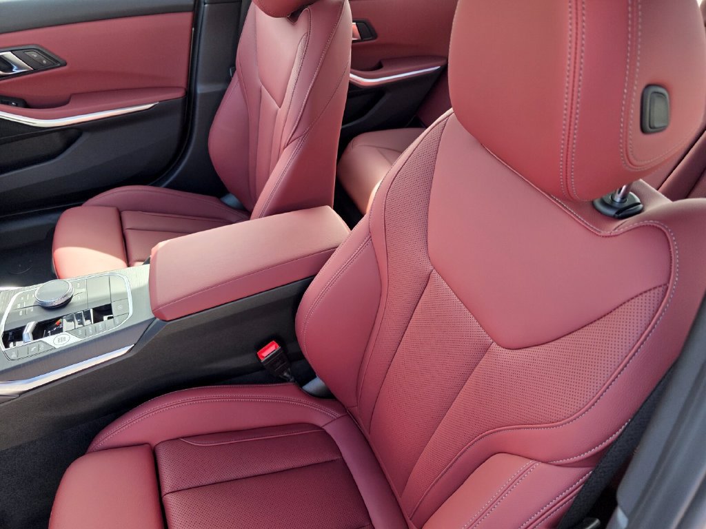 New 2026 BMW 330i Sedan RWD image 8