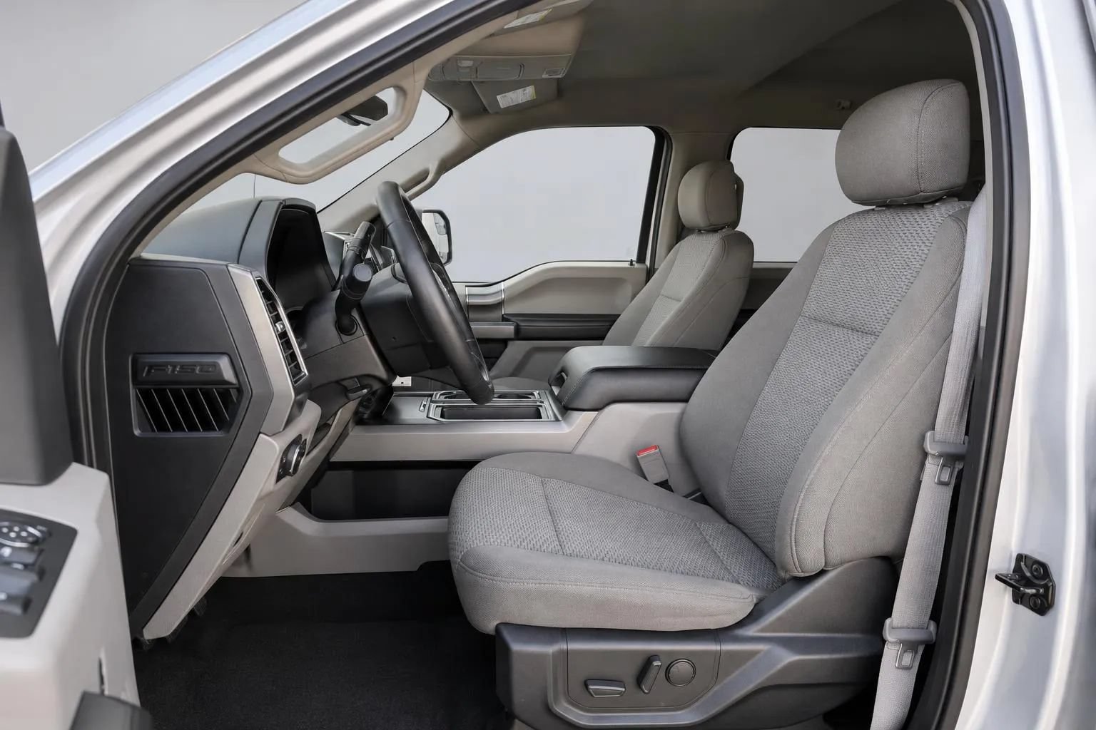 Used 2019 Ford F150 XLT w/ Equipment Group 302A Luxury AWD/4WD image 6