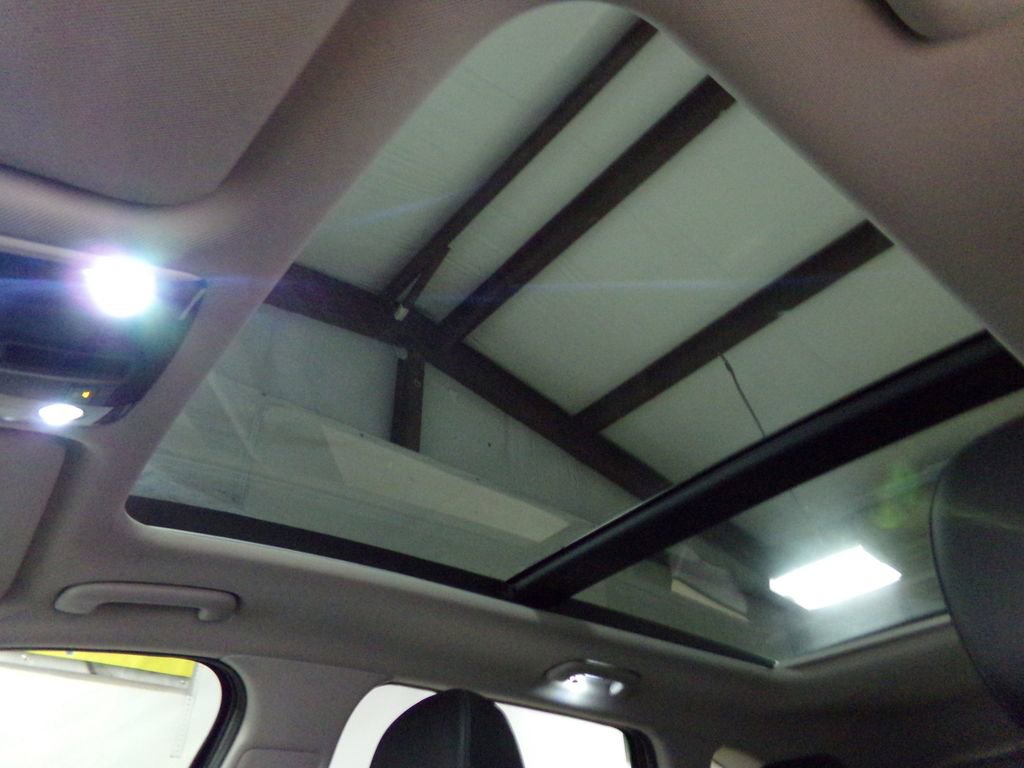 Used 2023 Kia Sorento S w/ Panoramic Sunroof Package image 19