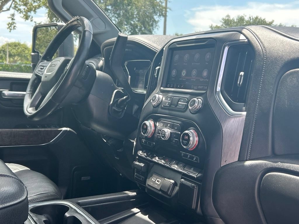 Used 2020 GMC Sierra 2500 Denali w/ Denali Ultimate Package AWD/4WD image 27