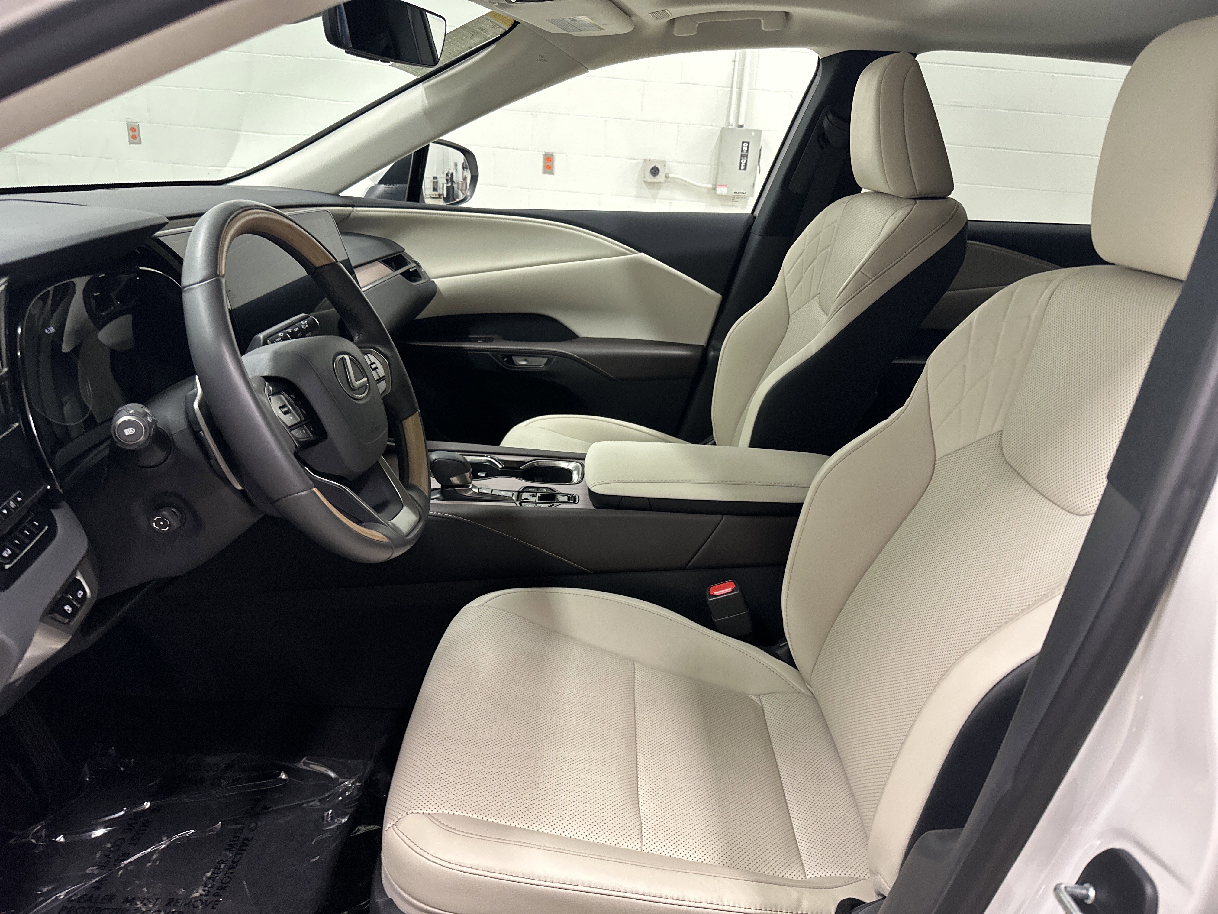 Certified 2024 Lexus RX 350 Premium w/ Cold Area Package AWD/4WD image 16