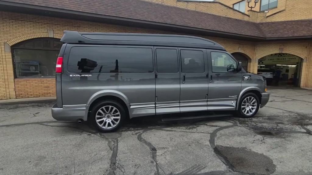 Used 2025 GMC Savana 2500 Extended w/ Driver Convenience Package RWD image 2