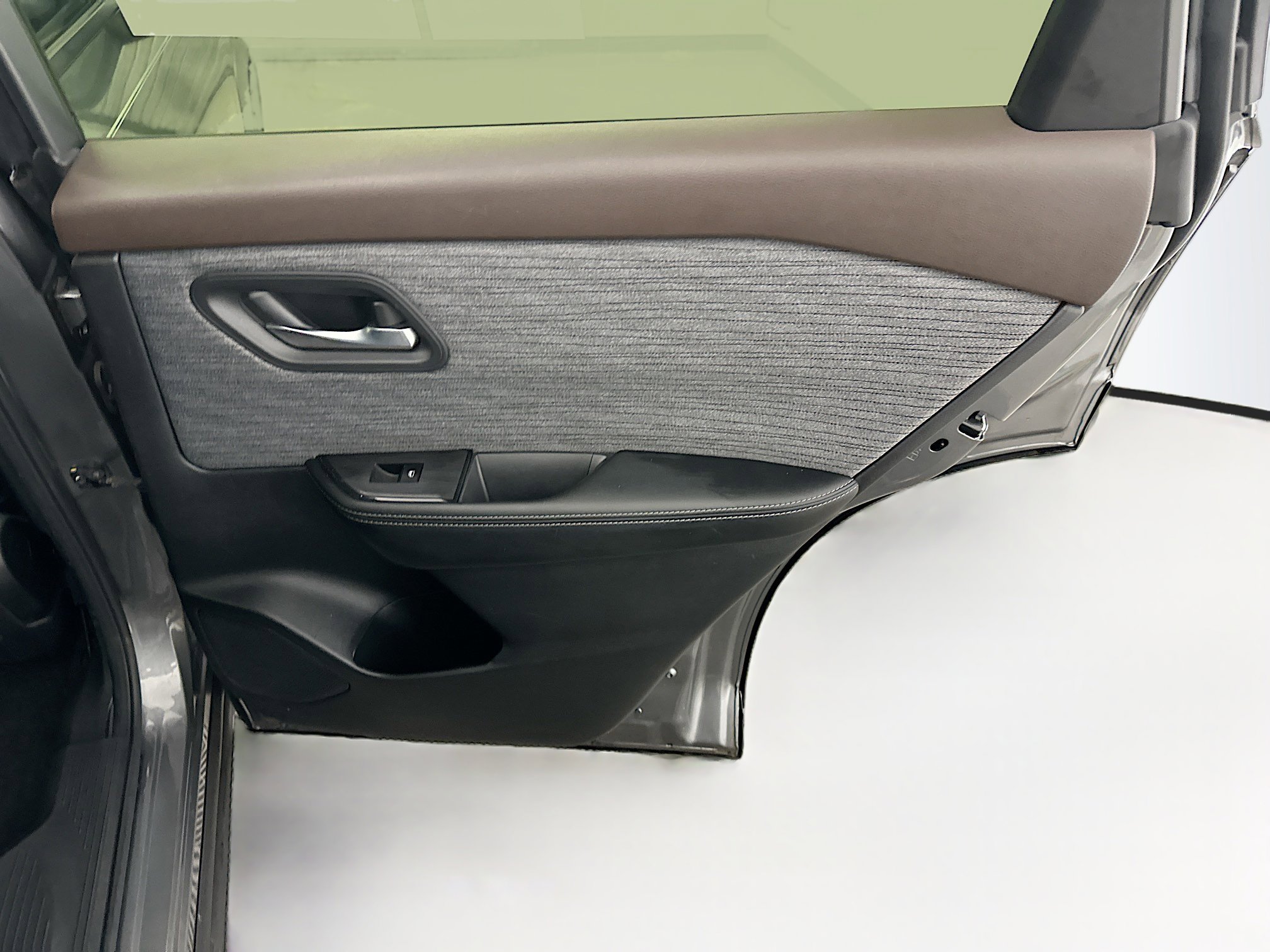 Used 2023 Nissan Rogue SV AWD/4WD image 30