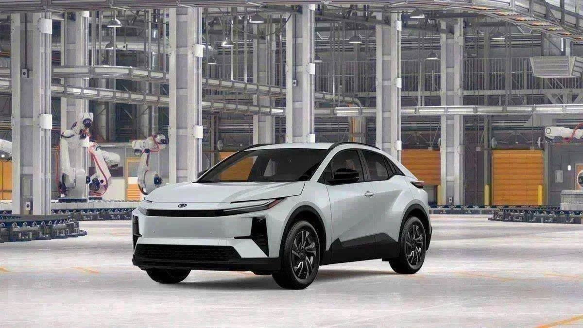 New 2026 Toyota C-HR AWD/4WD image 23