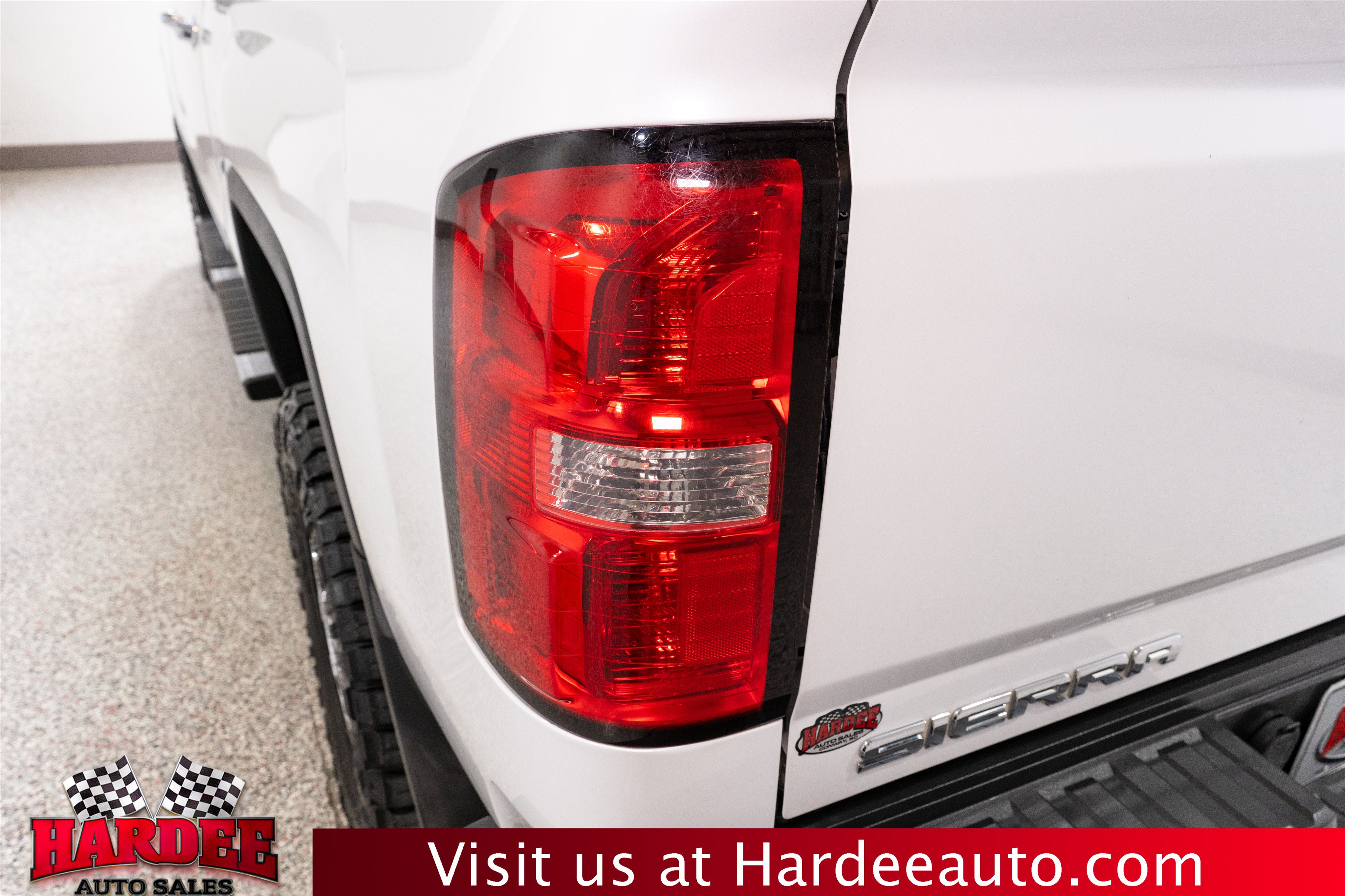 Used 2019 GMC Sierra 2500 Denali w/ Duramax Plus Package AWD/4WD image 9