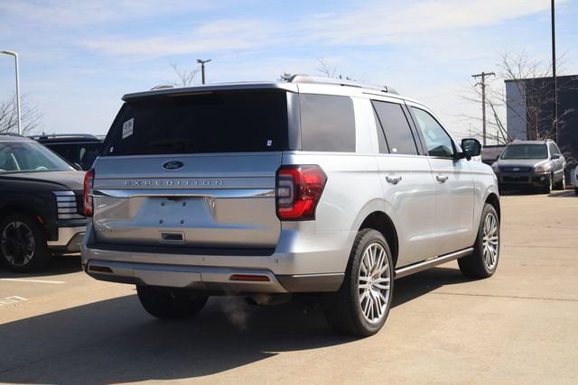 Used 2023 Ford Expedition Limited AWD/4WD image 6