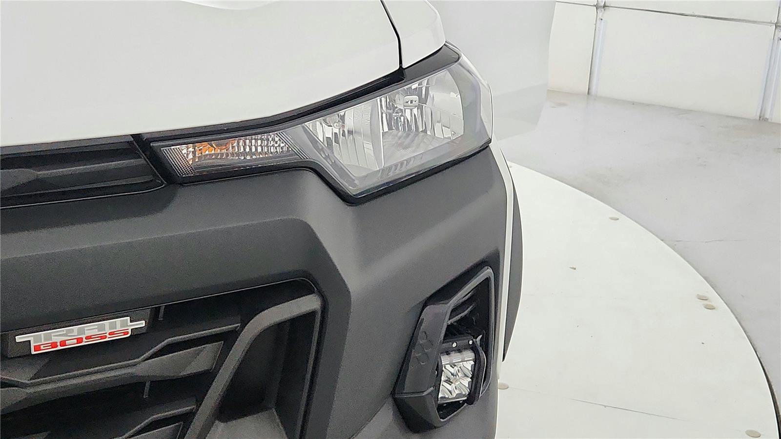 Used 2025 Chevrolet Colorado Trail Boss AWD/4WD image 31