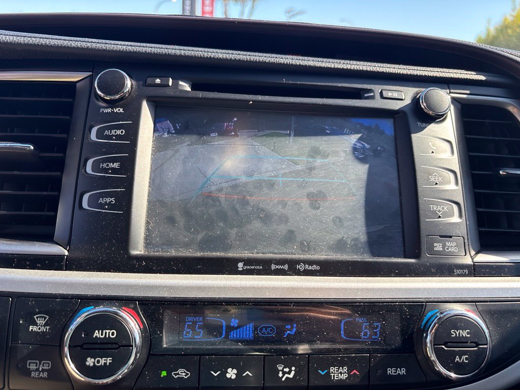 Used 2018 Toyota Highlander XLE FWD image 21