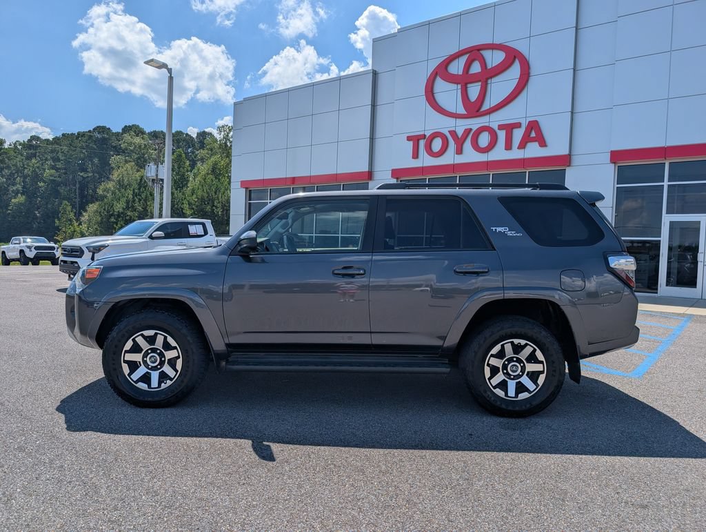 Used 2020 Toyota 4Runner TRD Off-Road AWD/4WD image 2
