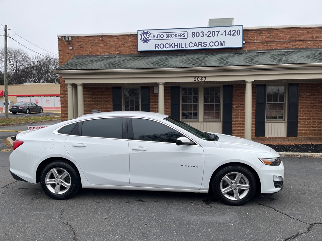 Used 2022 Chevrolet Malibu LS w/ Driver Confidence Package II image 3