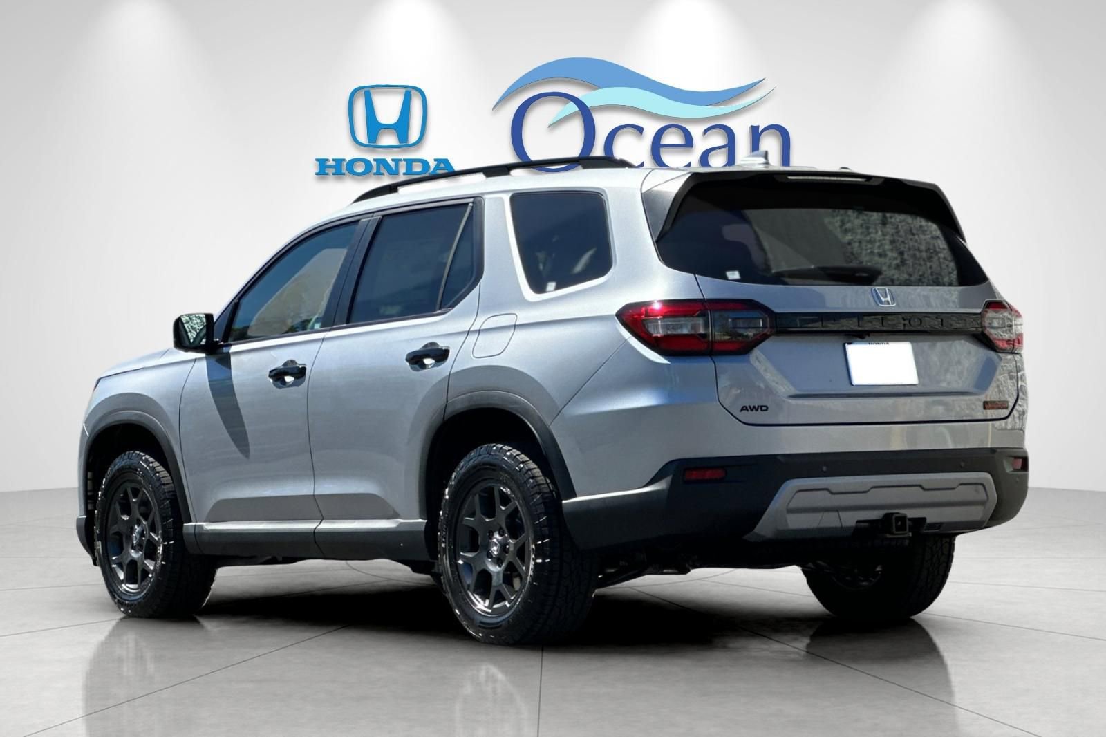 New 2025 Honda Pilot TrailSport image 3