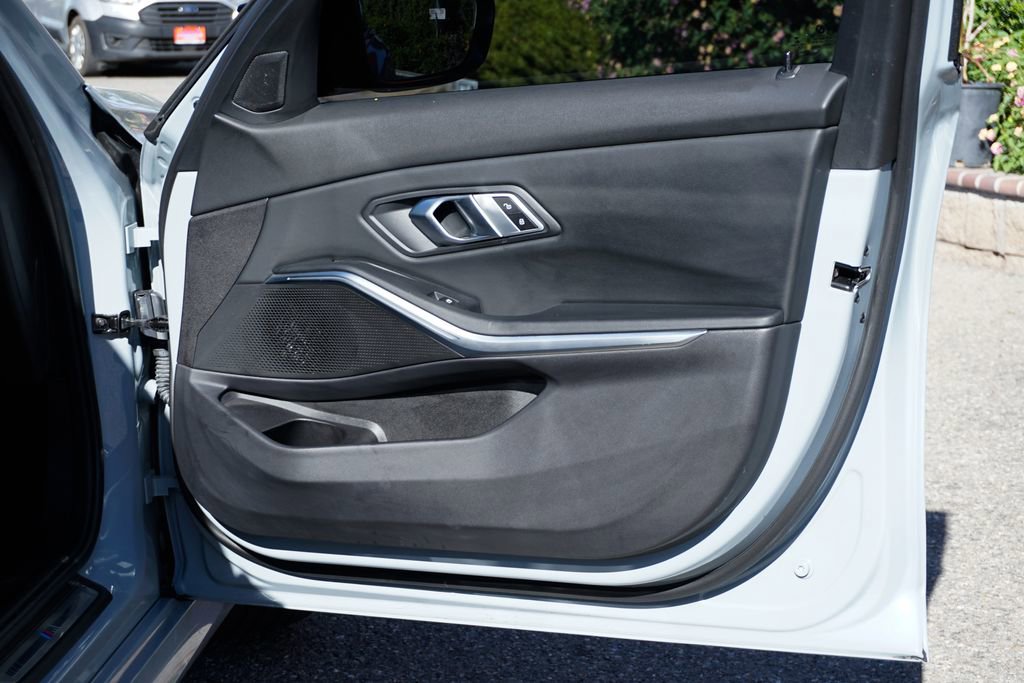 Used 2023 BMW M340i w/ Shadowloine Package image 43